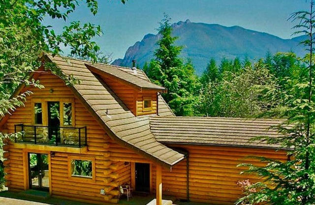 Designer Log Home Estate + River @vacationloghome
