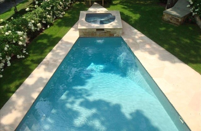Eigene Chic Hampton Retreat Designer hat einen atemberaubenden Blick auf das Wasser !!