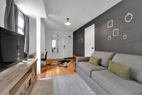 Designer spot - No Extra Fees - Palm Wave Says