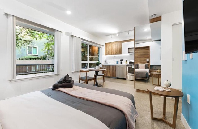 Designer Studio in Trendy West End Downtown