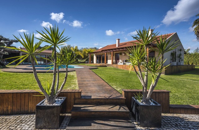 Luxusdesign-Villa mit privatem Swimmingpool in der Nähe von Sesimbra
