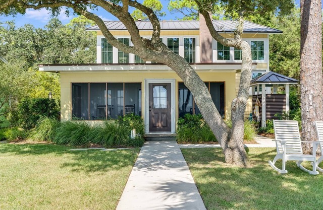 Wunderschön renoviertes Haus in Old Florida in der abgelegenen St. Teresa Beach