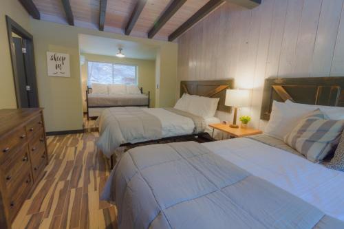 Destination Oak Creek 5 apts