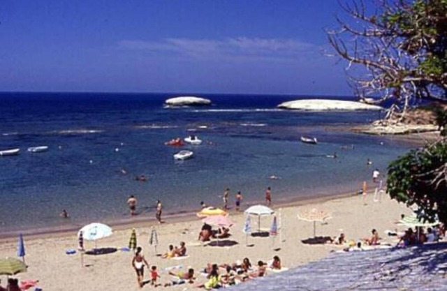 Freistehendes Haus mit einer großen Veranda und nur 200 m vom Strand entfernt