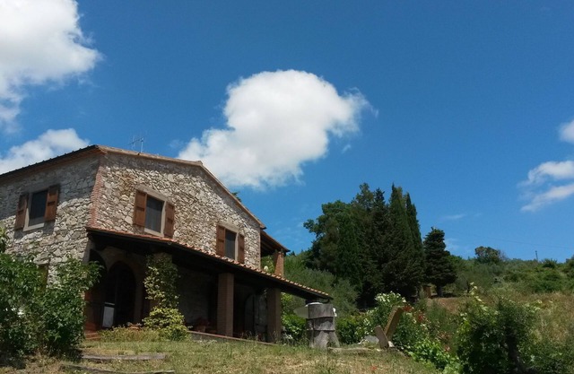freistehendes ruhiges Landhaus mit großer Terrasse und toller Aussicht