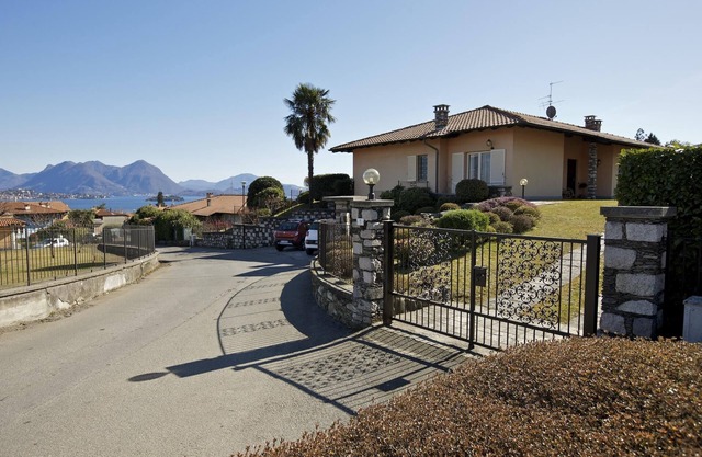 Freistehendes 4½-Zimmer-Haus mit Gartengrundstück und wunderschöner Seesicht