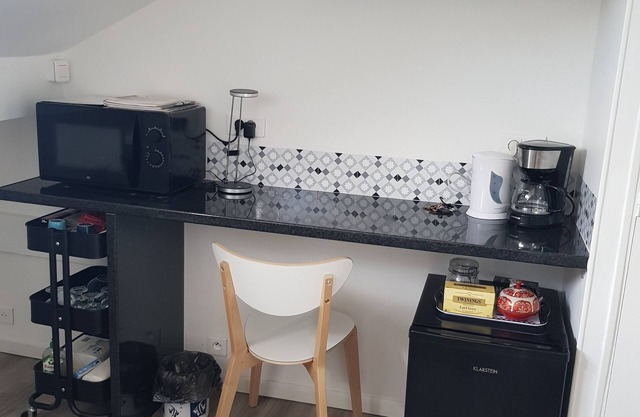 Unabhängiges Dachzimmer in einem sicheren Gebäude