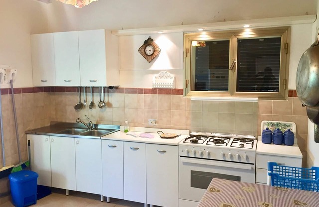 Haus 25 Meter vom Meer mit Garten bietet Platz für bis zu 9 Personen