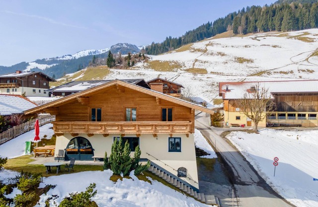 Freistehendes Chalet mit Wellness und Kaminofen