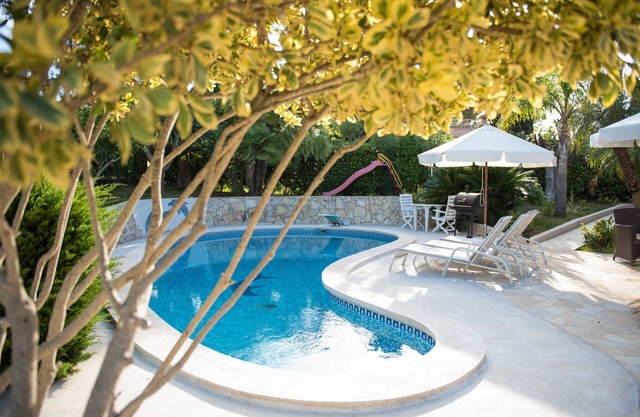 Alleinstehendes Haus mit Pool - 1 min zu Fuss zum Strand