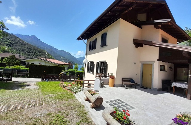 Einzelhaus mit Seeblick und Garten