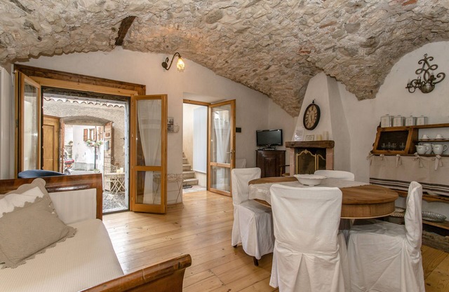 Einfamilienhaus, charmant, romantisch und ruhig ein paar Schritte von Salo '