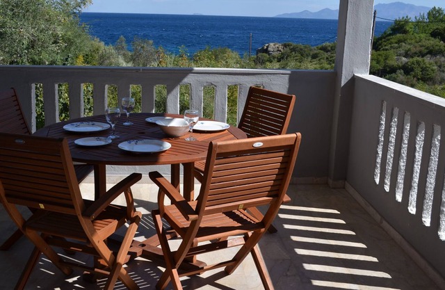 VILLA SIESTA- MIT VERANDA-SEE-BLICK - BIG GARDEN - nahe zum Strand