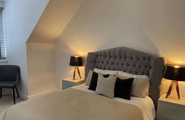 Detached house just five minutes from city Center/ Dudley Castle&Zoo