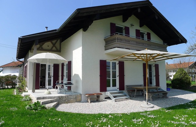 Freistehendes Ferienhaus mit Garten in ruhiger Lage - wenige Minuten zum See