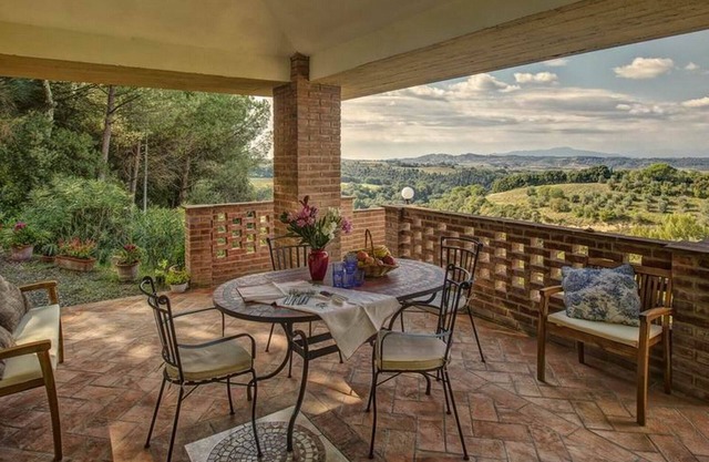 Freistehendes Haus in Montaione,Terrasse,Garten,gemeinsamer Pool, bis 4 pers