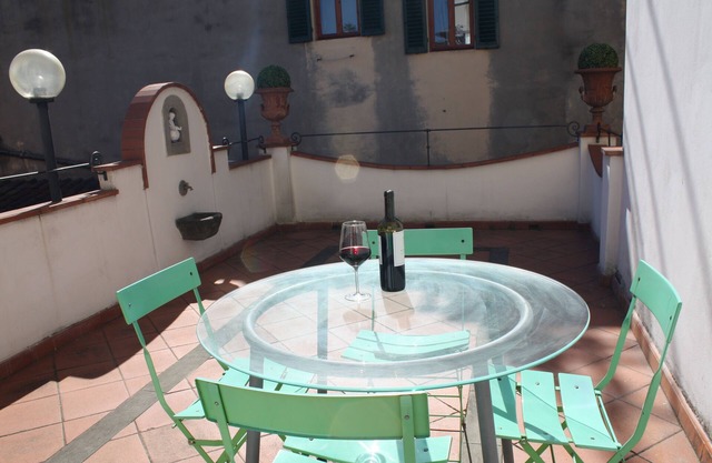 Detached house with terrace in the heart of Florence