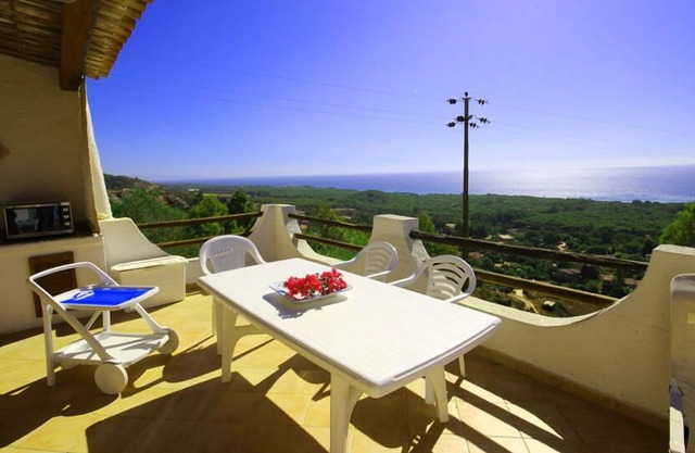 Detached Sardinian villa with uninterrupted panoramic sea views in Eden Rock