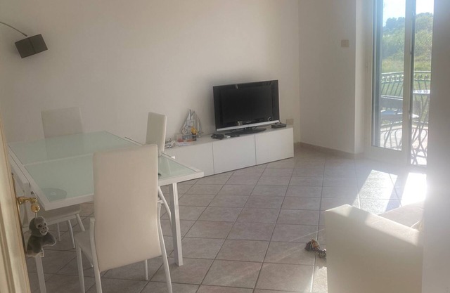 Detached semi-detached cottage 600 meters from the sea