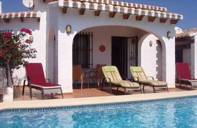 Freistehende spanische Villa in Berg Lage, Air Con, WiFi