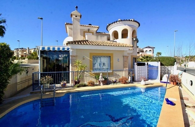 Detached Villa with private pool VT-504665-A