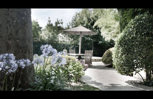 Detached villa with swimming pool and jacuzzi and outbuilding