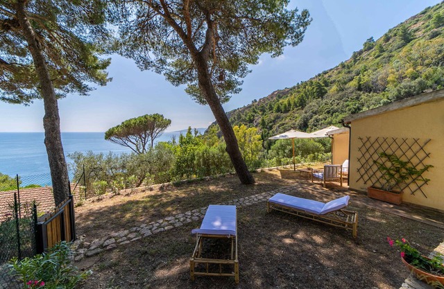 Detached villa by the sea