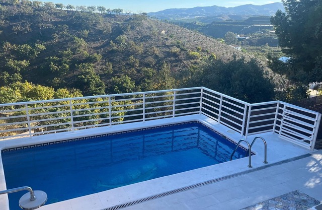 Detached villa in Andalusia with air conditioning and private pool