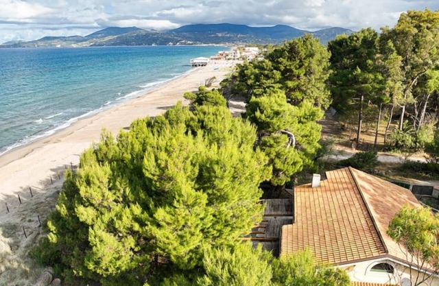 Freistehende Villa mit direktem Zugang zum wunderschönen Sandstrand