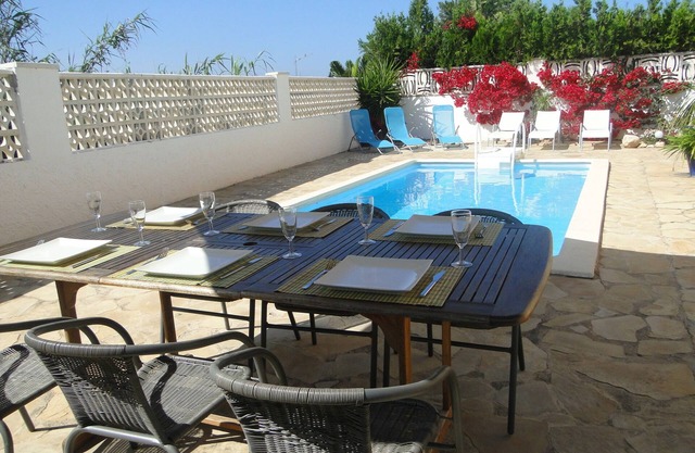 Freistehende Villa, Privatpool und Internet innerhalb von 5 Minuten zu Fuß zum Strand