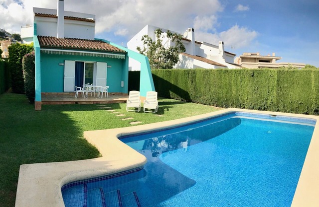 Freistehende Villa mit Garten und privatem Pool