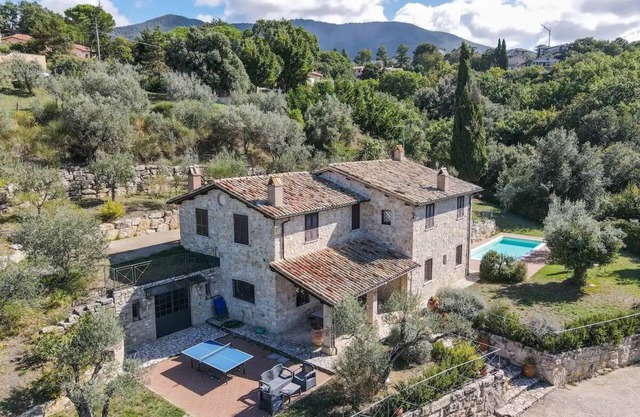Detached villa with private pool and great panoramic views!!