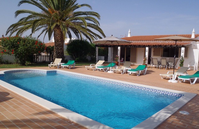Freistehende Villa mit eigenem Pool (Sicherheitszaun verfügbar)