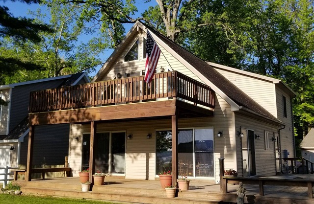 Devils Lake Vacation Home mit 20 Fuß der See-Frontage