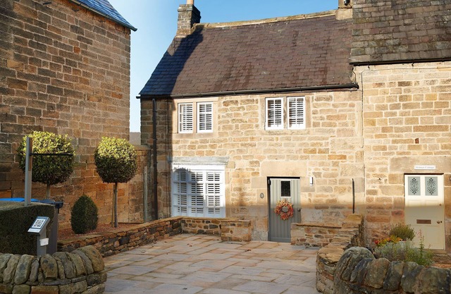 Devonshire Cottage is a luxurious sandstone cottage on the Chatsworth Estate
