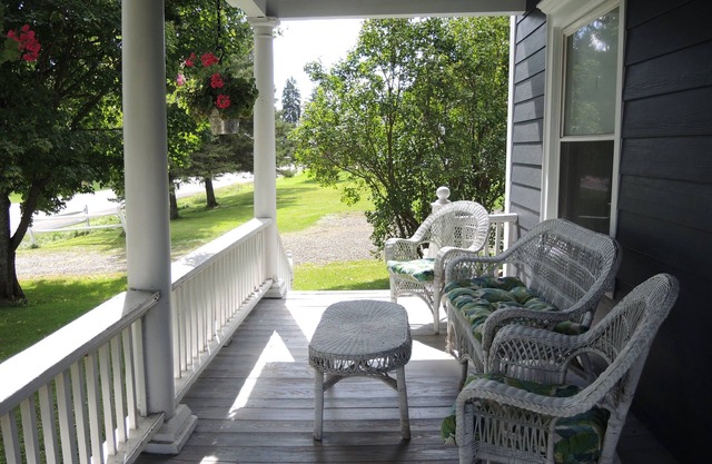 Diamond Dreams, Very close to Dreams Park, Recent update, fire pit, large yard