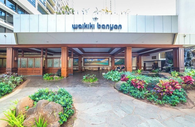 Diamond Head & Oceanview Retreat – Two Condos in Waikiki Banyan