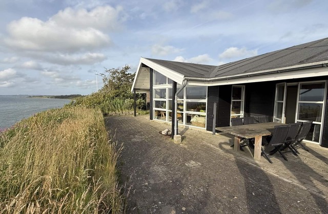 "Diderik" - 20m to the inlet by Interhome