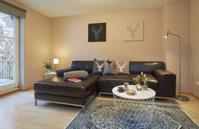 Die Ferienwohnung No2 im 1. Obergeschoss mit Blick auf Riedenburg und Rosenburg