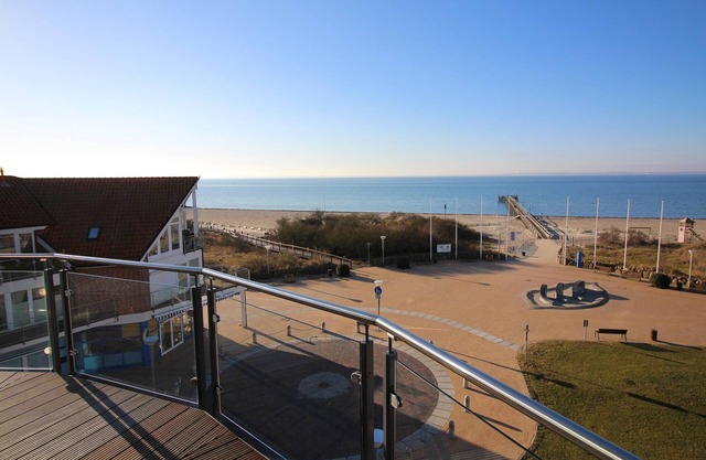 "Penthouse Meeresrauschen: Traumhafte Auszeit an der Ostsee genießen!"