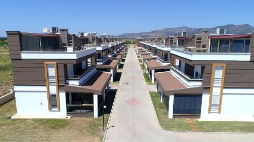 Dikili'de Denize Sıfır Butik Sitede Müstakil Villa