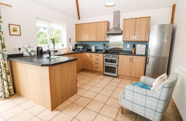 Dinas Farmhouse Annex