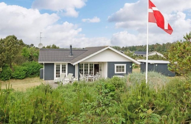 "Dines" - 1km from the sea by Interhome