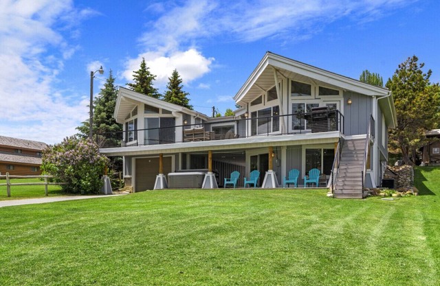 Direct Beach Access! Private Hot Tub! Central Garden City! Bear Lake Views From Almost Every Room!