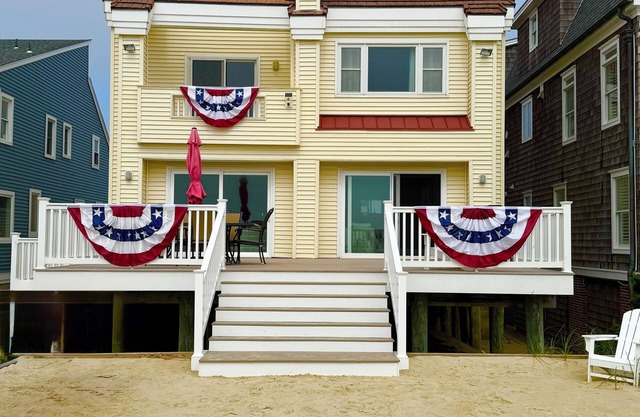 Direct Beach Access - Incredible Beachfront Home - Super Clean - 5 star