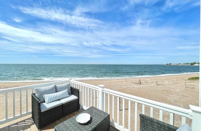 Direct beachfront, private beach, fully updated