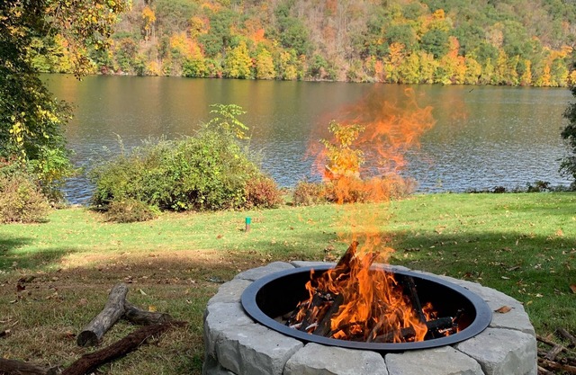 Direkt am See gelegenes Haus am Lake Lillinonah mit Aufzug