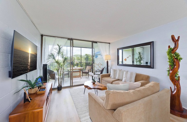 Direct Oceanfront Mauna Loa Shores #508 New Remodel next to Beach Park