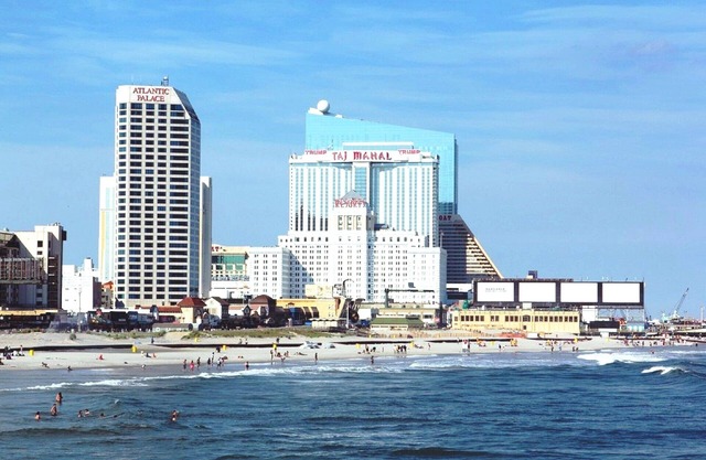 == 3.-10. Juli 2020 == DIREKT am Boardwalk DIREKT in Richtung Ozean == Dachgeschoss