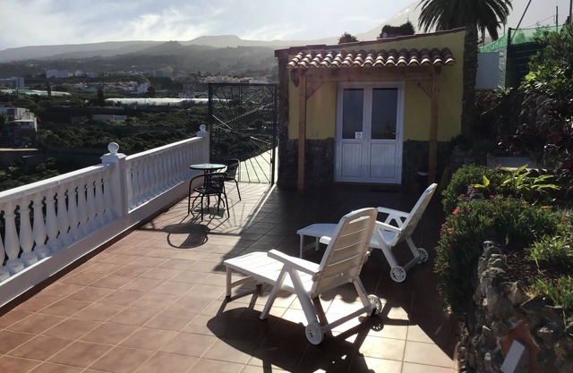 COSY CANARIAN CASA MIT PRIVATER TERRASSE UND ERSTAUNLICHEM BLICK AUF ATLANTIC & MT TEIDE
